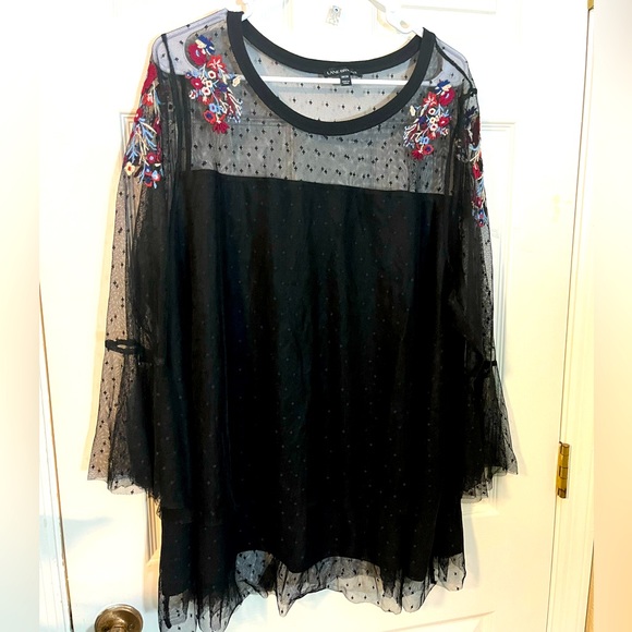 Lane Bryant Mesh Embroidered Black Blouse Sz 26/28 - Picture 2 of 16